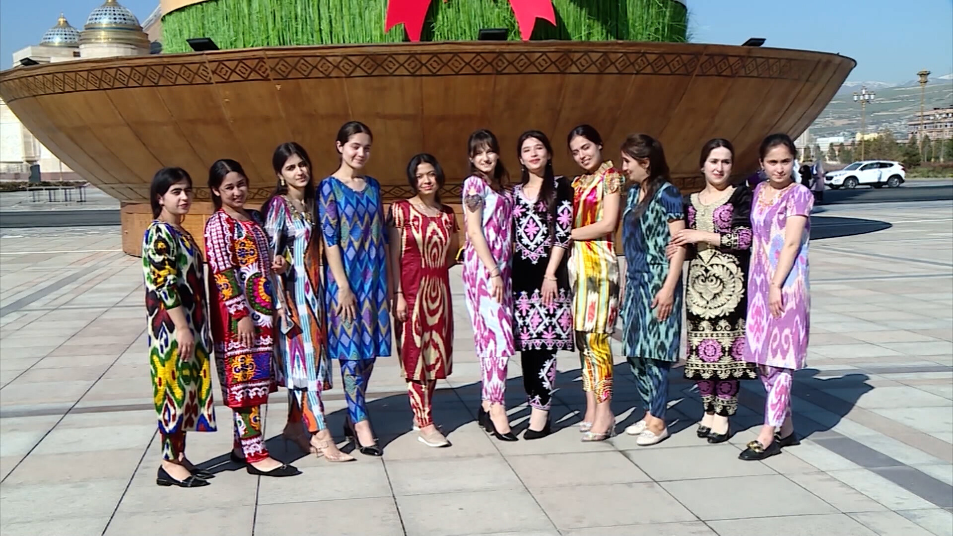 Национальная одежда Таджикистана Бахмал